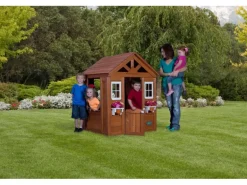 Backyard Spielhaus Timberlake aus Zedernholz 107 cm x 117 cm inkl. Zubehör