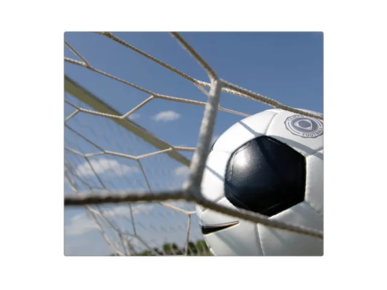 Banjado Herdabdeckplatte Glas 1 Teilig 60x52CM Schneidebrett Herdabdeckung Mit Motiv Fußball