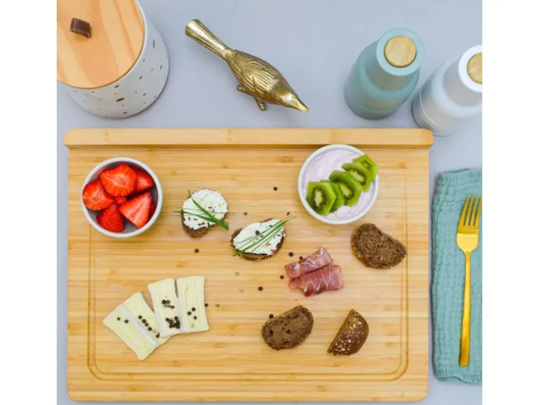 DuneDesign Schneidebrett aus Bambus 44 x 34 x 2 cm mit Kante