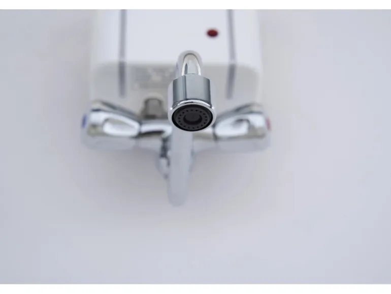 Thermoflow Klein-Durchlauferhitzer mit Armatur ELEX35ARM Elektronisch 3,5 kW