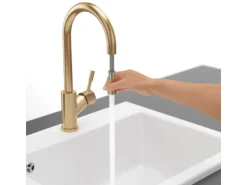 Villeroy & Boch Küchenarmatur Umbrella Flex Hochdruck-Armatur mit Ausziehbarer Brause Wassersparend Gold